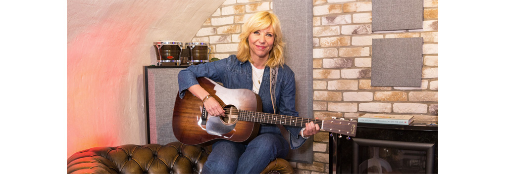 Claudia de Breij ontvangt Nederlandse artiesten bij haar thuis in Safe Cave