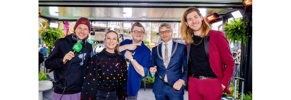 Dj’s NPO 3FM opgesloten in het Glazen Huis