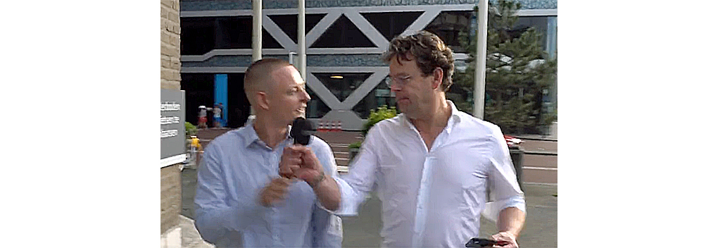 Journalist wil aangifte doen tegen VVD-perschef wegens weggooien microfoon