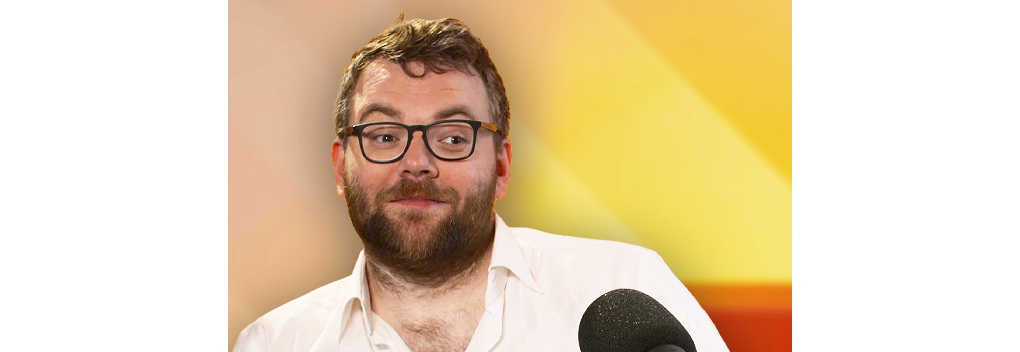 Sam Planting analyseert voetbalwedstrijden live