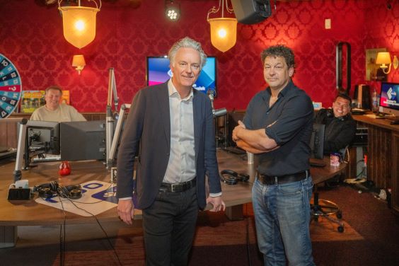 Van verkering naar verloving: AVROTROS en PowNed samen in Omroephuis 1 4 Taco en Bart4 564