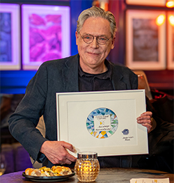 Decorontwerper Ronald van den Bersselaar krijgt de 19e Media Diamant 1 Ronald