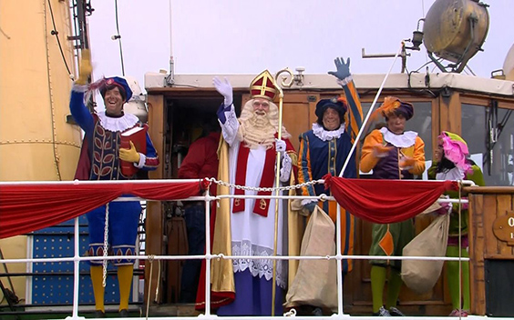Sinterklaas en pieten aangekomen op Texel