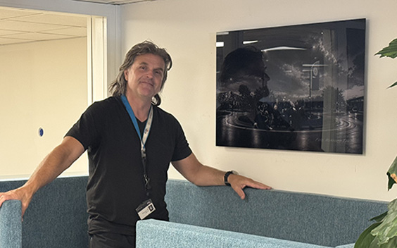 Media Diamant biedt iconische foto Humberto Tan aan
