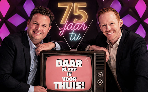 Podcast Daar Bleef Je Voor Thuis! viert 75 jaar Nederlandse televisie