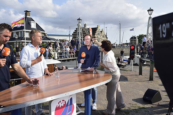 Skûtsjesilen: regionaal vakmanschap, landelijke kijkcijfers 1 Skûtsjesilen