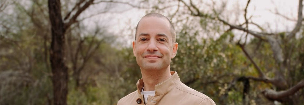Valerio Zeno presenteert het nieuwe seizoen van Echte Jongens Op Safari