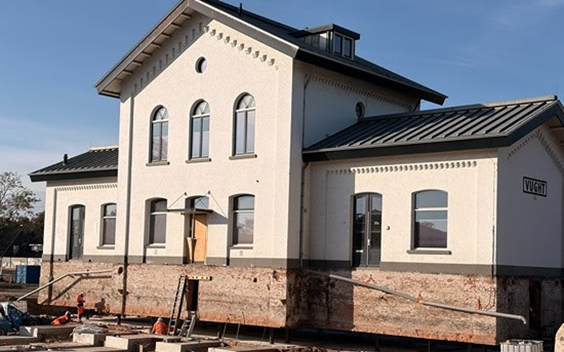 Historisch station Vught verhuist 13,6 meter: live te zien op Omroep Brabant