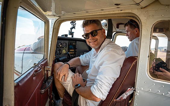 Coen Swijnenberg landt vanmiddag zelfstandig een vliegtuig